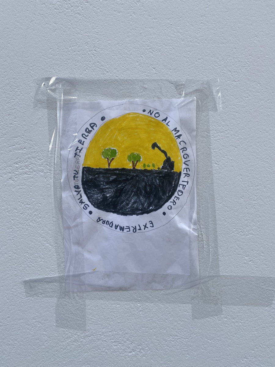 salvatutierra_'s tweet photo. Este grupo de niños de Salvatierra lleva meses haciendo dibujos a cambio de un pequeño donativo. Hasta hoy más de 300€ recaudados para parar el macrovertedero que destrozaría su localidad para siempre. Te ofrecen diferentes diseños, formatos… ¡NO PODEMOS FALLARLES! @GFVara https://t.co/zENhD1ex4G