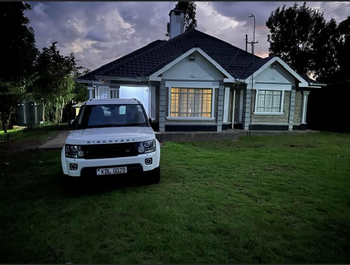 We left Home to Change Home. 

~ Inspire Hustlers Friday~ 

8 yrs ago I left Kericho for Nairobi with only Ksh 2600 in my pocket. The main goal was to work hard and build a proper home for my mum and Grandma. 

Trust the process they said. 

#KipchimchimFinest 
#Ainamoi1