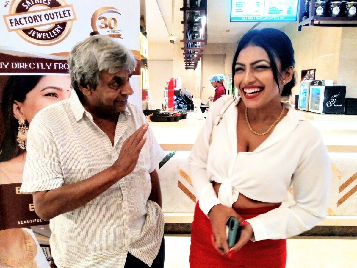 Pekbaru's tweet photo. ලගදිම රිදි තිරයේ
පිරිමි ආදරය..
එරංග සේනාරත්නගේ
අලුත් වැඩක්.. https://t.co/0boLJYeqX8