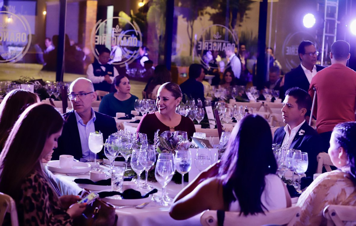 lalotrujillof's tweet photo. En compañía de @AdrianaRamLoz celebramos con #FundaciónComuntia su primer aniversario y la presentación de un proyecto que brinda oportunidades de desarrollo a las niñas, niños y adolescentes que más lo necesitan. Enhorabuena equipo #Comuntia https://t.co/FpnU9NS2ua