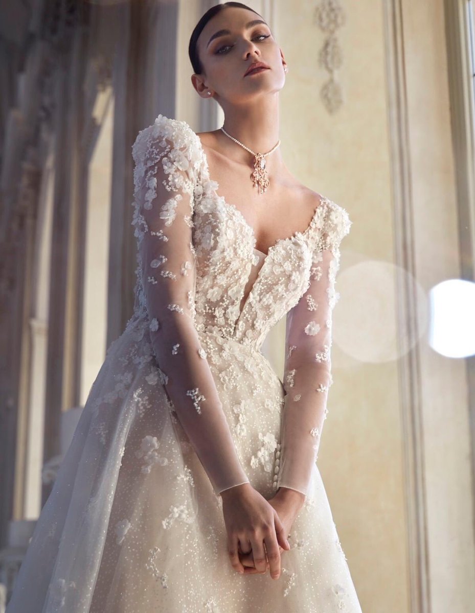 Xiaothao_Hong's tweet photo. This elegant #PronoviasPrivee wedding dress crafted from glitter tulle embellished with romantic 3D flowers and micro beads detailing allover with illusion long sleeves. https://t.co/rJR5ghbu4l https://t.co/6x05dy8i6B