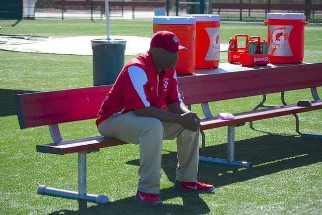 DOCLEW028's tweet image. With @Michaellewis_50 graduating today I&apos;ve coached my last football game after 28 years.  And I&apos;m both happy and  sad.  To all the kids I&apos;ve coached over all those years I say THANK YOU!!!  Yall have given me as much as I&apos;ve tried to give you!!!  #PantherPride  #SaintMarysHAIL