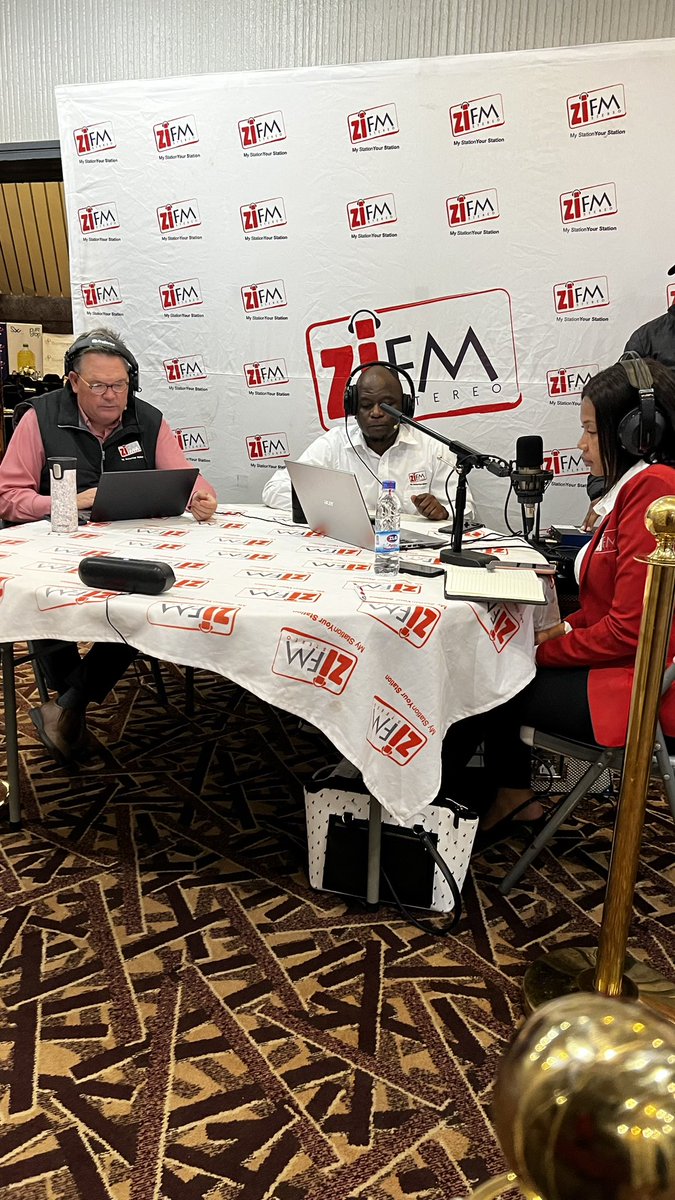 ZiFM Stereo tweet media