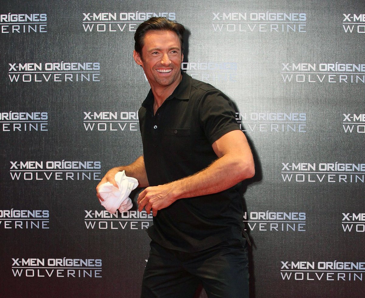 Happy Friday!! 😄 Hugh attended the premiere of 'X-Men Origins: Wolverine' at the Auditorio Nacional on this day in Mexico. 📸: Victor Chavez #HughJackman #fbf #flashbackfriday #xmenorigins #xmenoriginswolverine
