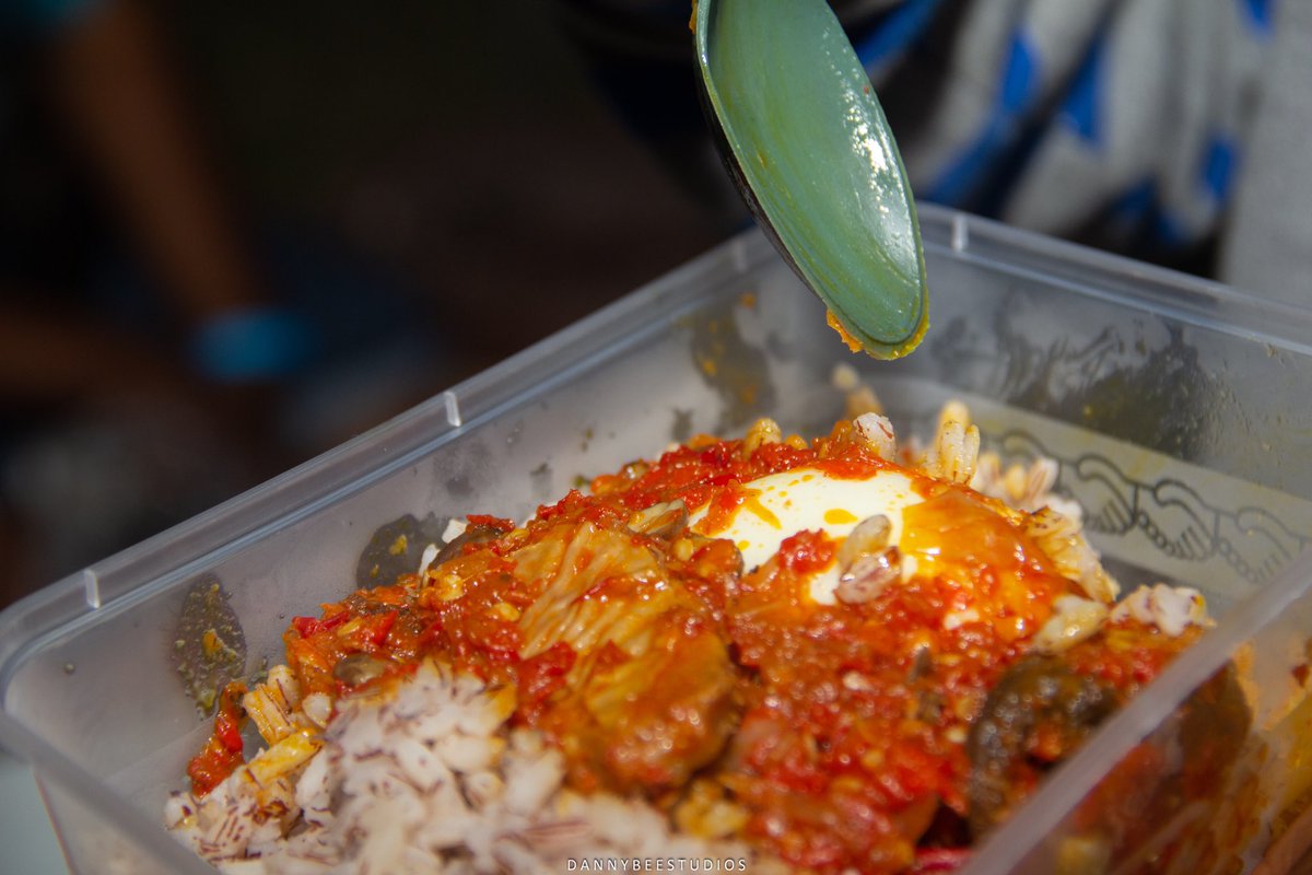 iyanuolofada_'s tweet photo. #IYANUOLOFADA TOOK A HUGE STEP …our cooked at the #IBMF and we have God, @IyanuOsho , the top farmer @bigbabyzie and the rest of the team that made this possible to thank. most importantly the customers that bought and tasted. @_TheDannybee 📸🙌🙌, @AdeyemoMarvel the muse 🥹😅 https://t.co/H7xfoWKuUu