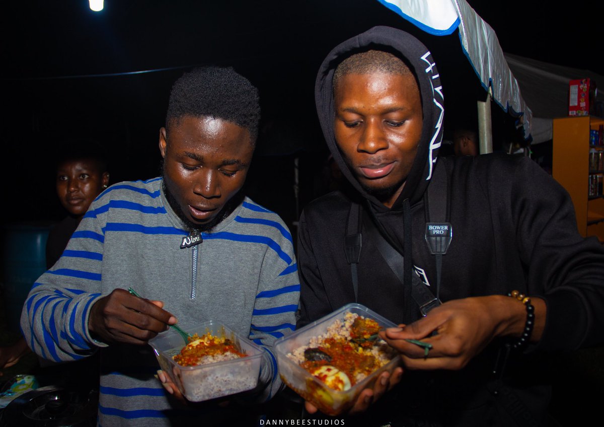 iyanuolofada_'s tweet photo. #IYANUOLOFADA TOOK A HUGE STEP …our cooked at the #IBMF and we have God, @IyanuOsho , the top farmer @bigbabyzie and the rest of the team that made this possible to thank. most importantly the customers that bought and tasted. @_TheDannybee 📸🙌🙌, @AdeyemoMarvel the muse 🥹😅 https://t.co/H7xfoWKuUu