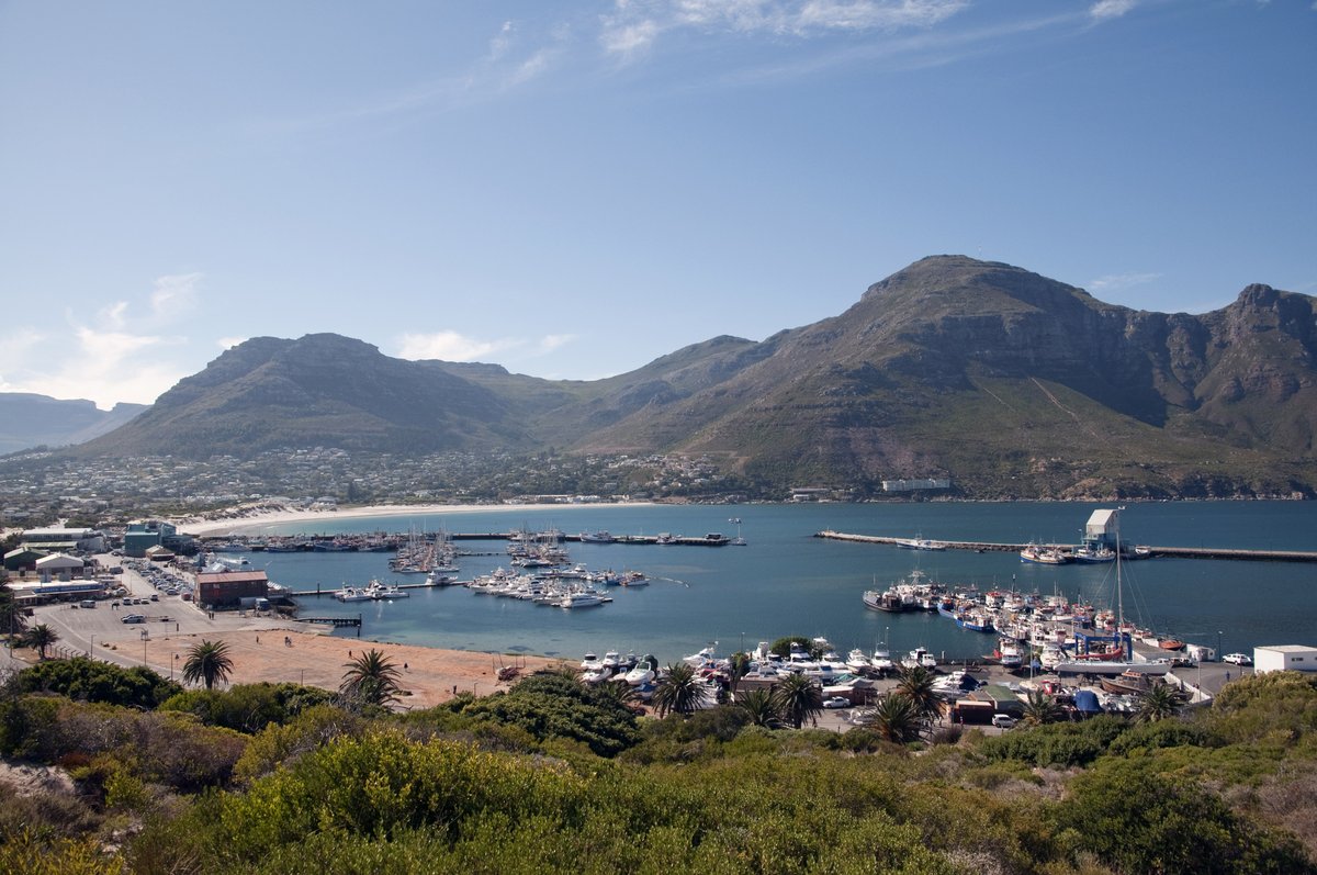 Want to sail away to blissful horizons navigating the beautiful scenery of the Western Cape? Visit, Hout Bay Harbour and be the captain of your own adventure!

#MeetSouthAfrica #landscapes