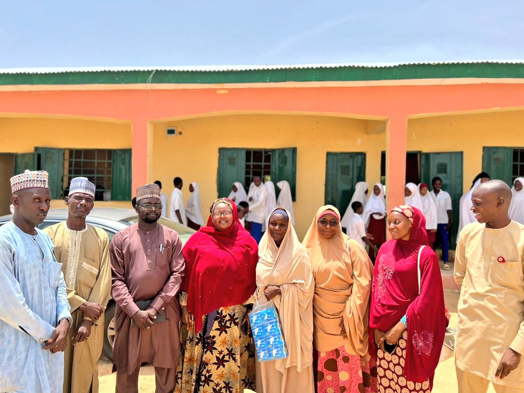 Boss_Alkali's tweet photo. The Donate A Pad Initiative Team sensitized some students on personal hygiene and distributed free sanitary pads to female students in a school in Jigawa state.
This is in line with our celebration of 2023 children's Day.
#DonateAPadProject
#DonateAPadInitiative https://t.co/3Io1C0L9v0