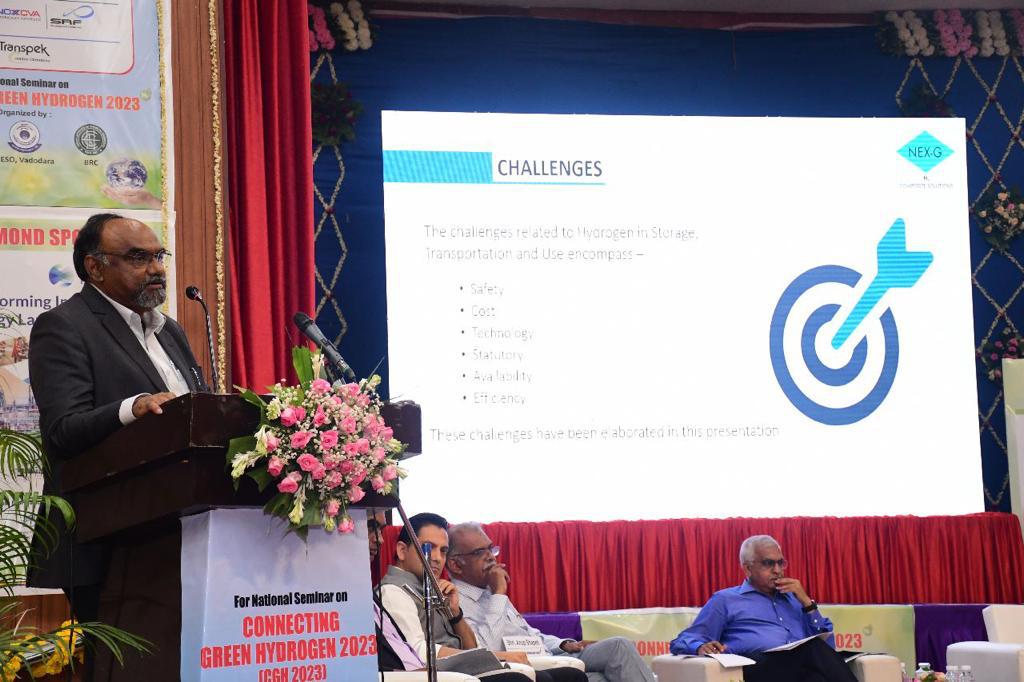 Timetechnoplast's tweet photo. TTL participated in #CGH2023 seminar on green H2 organized by IOCL, in collaboration with #PESO.
Various related topics on production, Infrastructure, Cost, Safety of #H2 were discussed.
Naveen Kumar Jain, Director presented paper on challenges of storage &amp; transportation of H2. https://t.co/31rtcriv2J