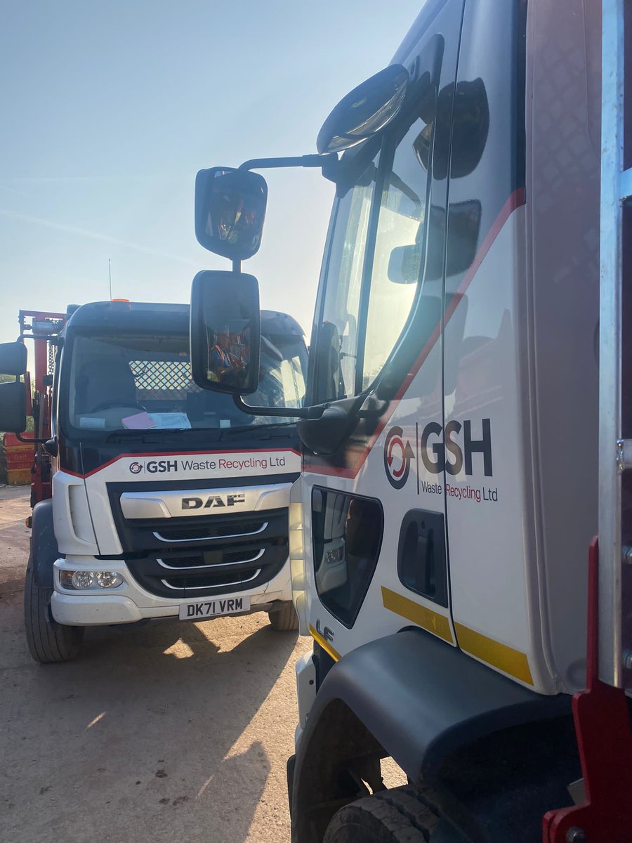 ☀️Suns out ☀️already and we’re ready for action 👍🏼👷🏼‍♂️👷🏻
Happy Friday everyone 😀