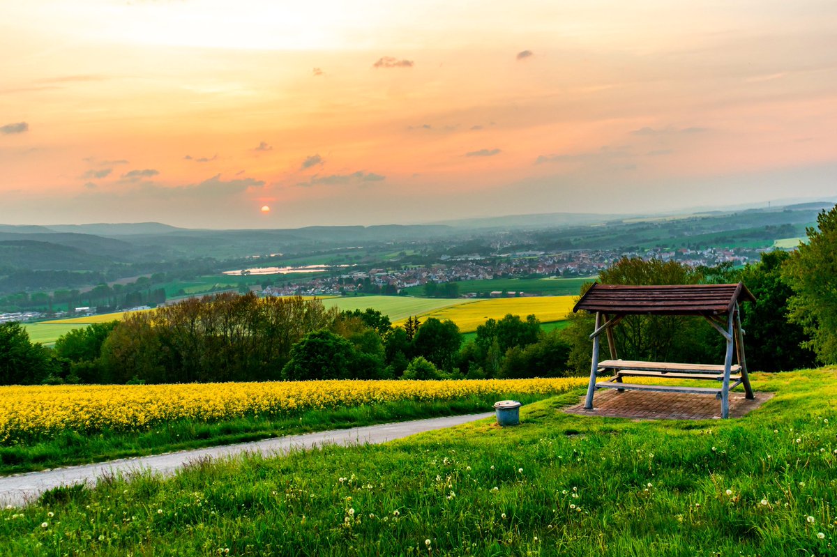 oliverhlavaty's tweet photo. 📍 Feels Like Summer ☀️ • Fühlt sich fast wie #Sommer im #Werratal an… 💛
.
#Thüringen #Deutschland #Werra #Schmalkalden #Prachtregion #OliverHlavatyPhotographie #Wandern #Natur #NaturLovers #Landschaftsfotografie #Landschaftsfoto #Landschaft #Outdoor #Sonnenuntergang #Nature https://t.co/4wNKedk3hh