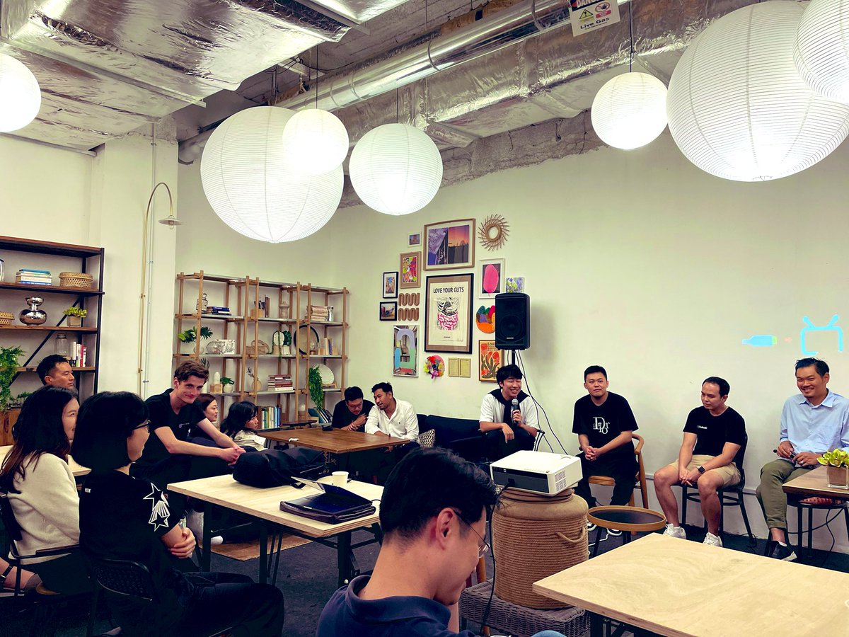 I attended the @DOT_Singapore meetup last night (focusing on @AstarNetwork and @DFG_OfficiaI view points) on behalf of @ArtZero_io . Great event, it was insightful, I asked a question on Wasm ecosystem and happy to talk to @WatanabeSota after the session