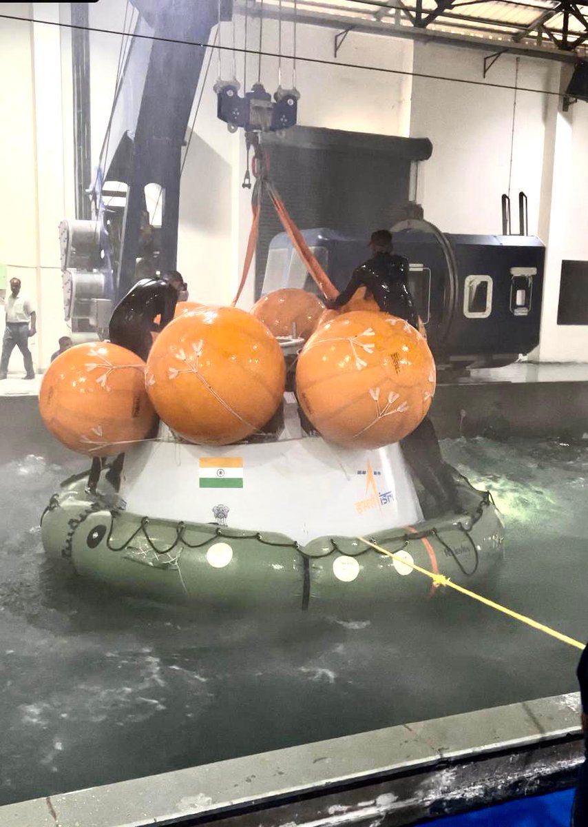 The #IndianNavy will also assist #ISRO by undertaking a series of trials to fine tune the Standard Operating Procedures for training the crew and recovery teams of #Gaganyaan.

@isro @SpokespersonMoD @IN_HQSNC