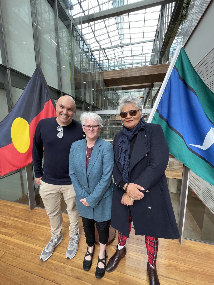 Delighted to have accomplished visitors over for lunch at CAIK while they are in Sydney: Yvette Holt, chair of @FNAWN_ and @UTSFass alumni Annabelle Sheehan, Professor of Practice at @SyracuseU