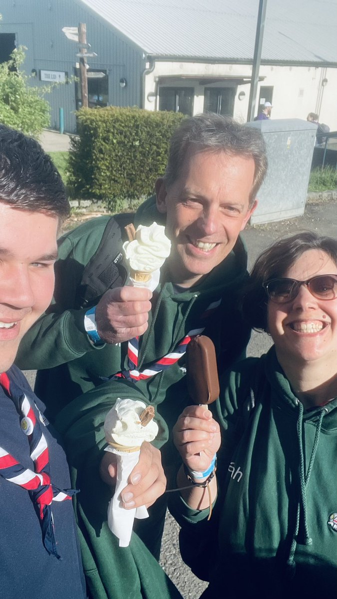 25wsj_unit61's tweet photo. Check out Unit 61’s leaders joining the #IceCreamSelfie club at the @UKContingent All Adult weekend last week! 

#Unit61 #MI61 #IceCream https://t.co/Va1sayk2T8