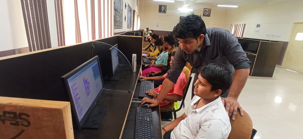 ArmyGanganagar's tweet image. 🎮📱👨💻 Junior coders in #APSCodingCamp, SGNR, embraced their creativity today! Under the expert guidance of Mentor Sourabh, they dived into coding to craft exciting games and innovative applications. 🌟🚀 #FutureProgrammers #CodingGenius #TechEnthusiasm #NEP #PMO #CBSE #AWES