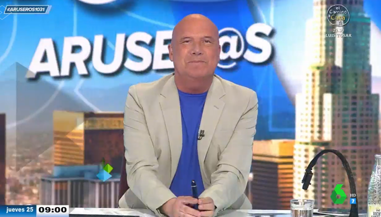 #Audiencias I

😱 MÁXIMO HISTÓRICO para <a href="/AruserosLaSexta/">Aruser@s</a>, que sigue sin tocar techo y barre con un 21,4%

🚀Líder imparable, a +7,2 puntos de su competencia

👉 Arrasa en Target Comercial con un 27,5%

🙌 Y bate su RÉCORD HISTÓRICO también en su emisión completa con un 18,7%