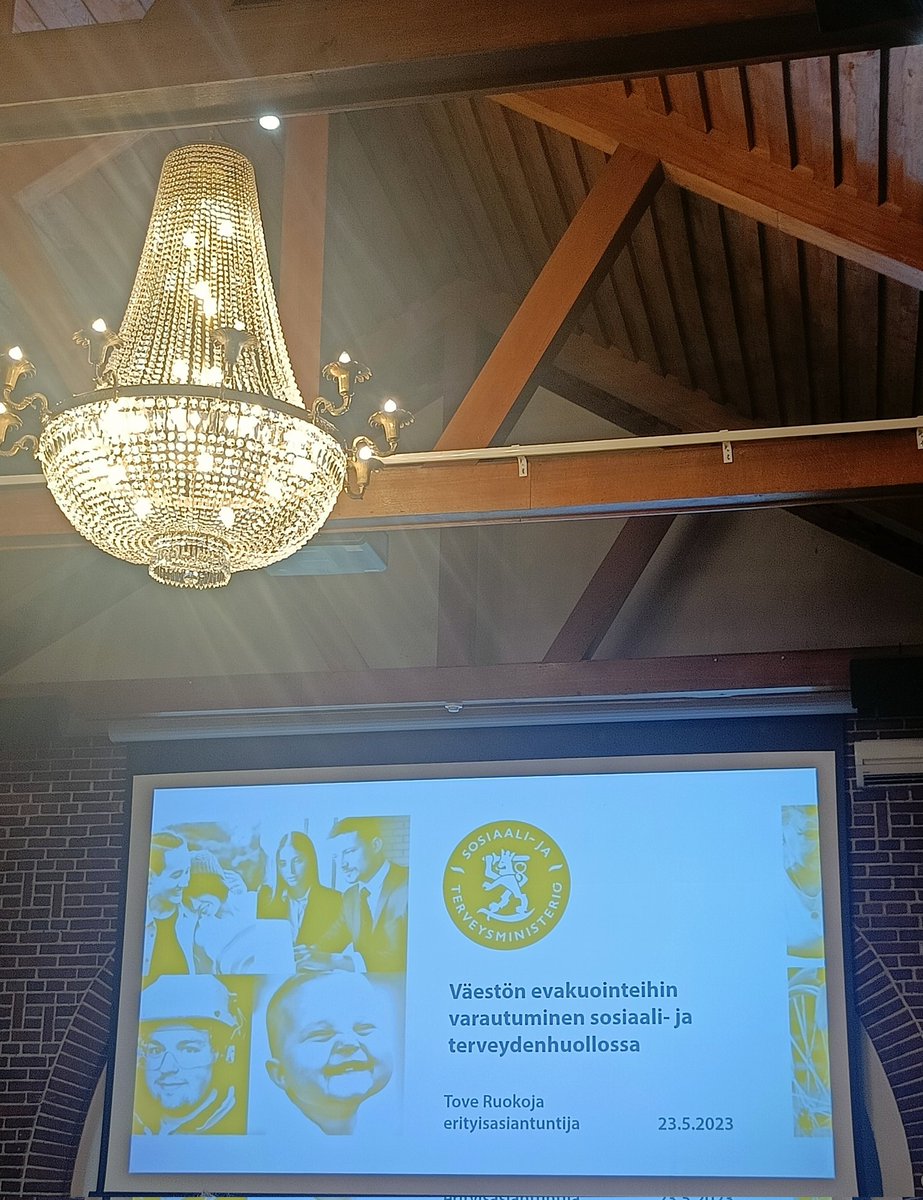 STM valmiusseminaarissa tärkeiden asioiden äärellä. Eilen aiheena oli mm. valmiussuunnittelu ja tänään evakuointi ja kansainvälinen yhteistyö.
#varautuminen
#valmius #yhteistyö