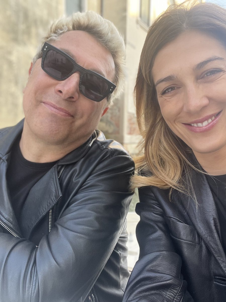 VIRGINRINGO's tweet photo. Bye bye Venice.. Serata veloce a Venezia per #Selectaperitivo #Caselect Sempre elettrizzante vedere e annusare quella città.. #Venezia #magic #laguna https://t.co/5FVxycUaKr