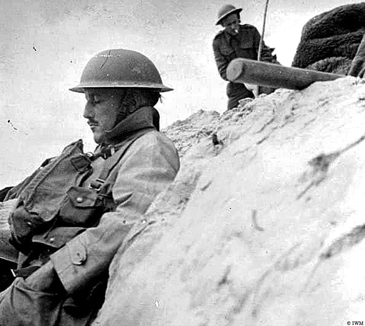 rgpoulussen's tweet photo. Just look at the faces. (Operation Dynamo, 26 May - 4 June 1940. Waiting for things to come, in the Dunkirk dunes. #WW2 #HISTORY) https://t.co/J4FEfKzF3K