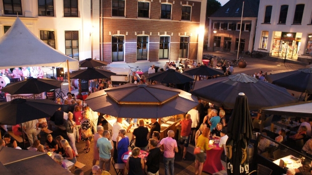 Wijnfeest Aalten met wijnboeren uit Duitsland -  aaltenvooruit.nl/l/454433