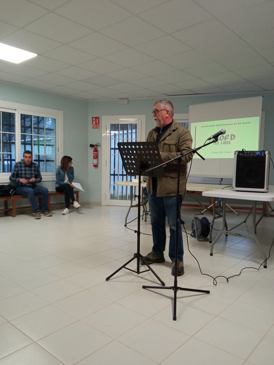 AcordperCabra's tweet photo. Ahir vam presentar les nostres propostes al Club Social de la Urb. Mas del Plata, perquè Acord per Cabra ens marquem com a objectiu principal governar pels diferents nuclis del municipi i dur-hi a terme les inversions que es necessiten. https://t.co/k9JxcYXE2J