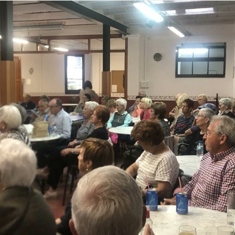 Moltes gràcies a l'Esplai De la Gent gran per acollir-nos i deixar-nos explicar les nostres propostes

#estanisfors
#juntsperarenys
#eleccionsmunicipals2023🗳️