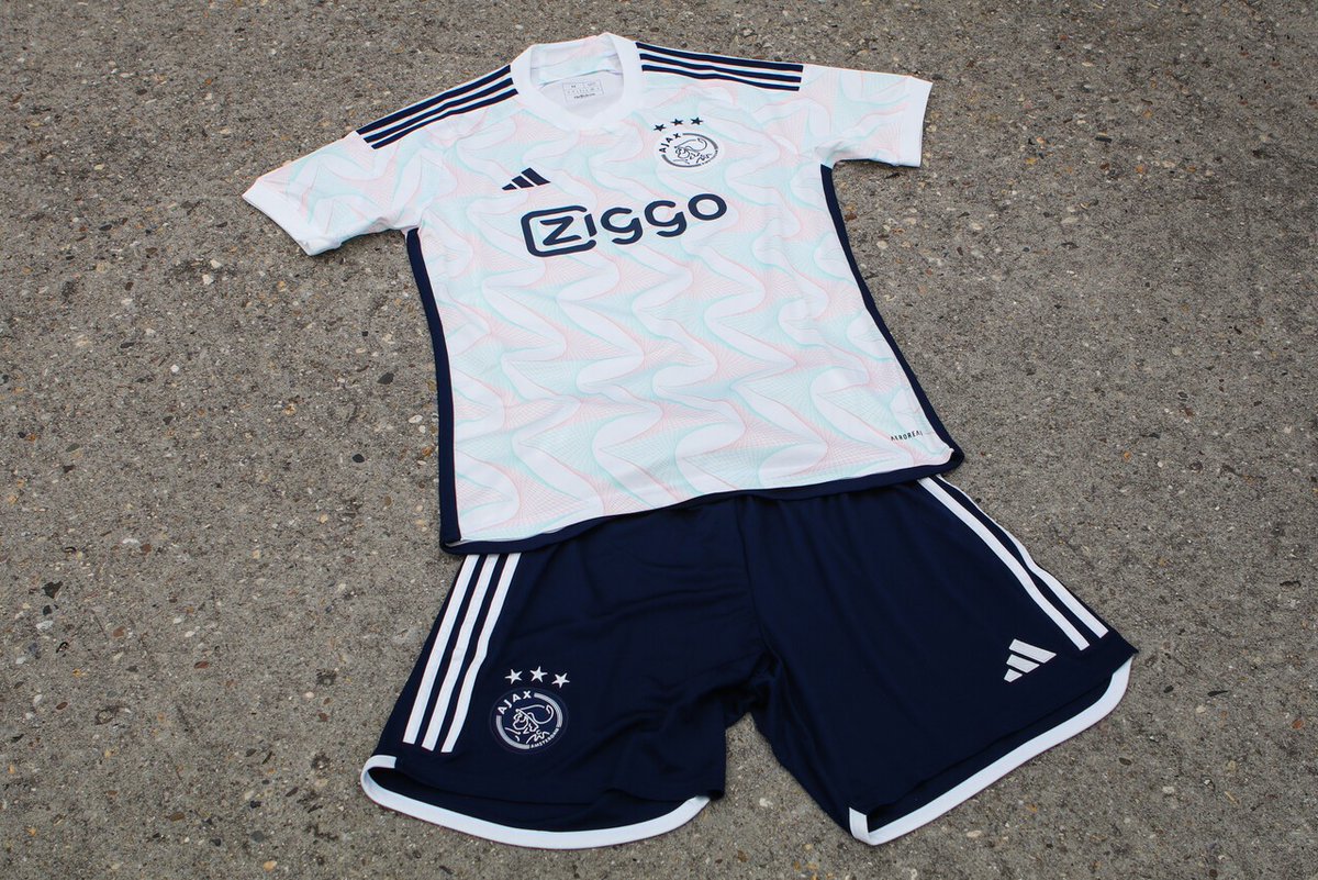 Ajax Life tweet media