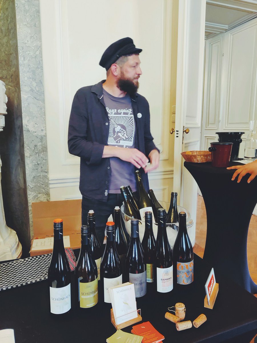 mikulasduda's tweet photo. Tento týden proběhl třetí ročník degustace @winesofgermany v prostorách Německého velvyslanectví v Praze. Akce s názvem Riesling, Pinot &amp; Co. opět nabídla zajímavou paletu vinařství a vín prezentovaných samotnými vinaři: https://t.co/DKqMPSa16y https://t.co/4fFEi4w8bQ