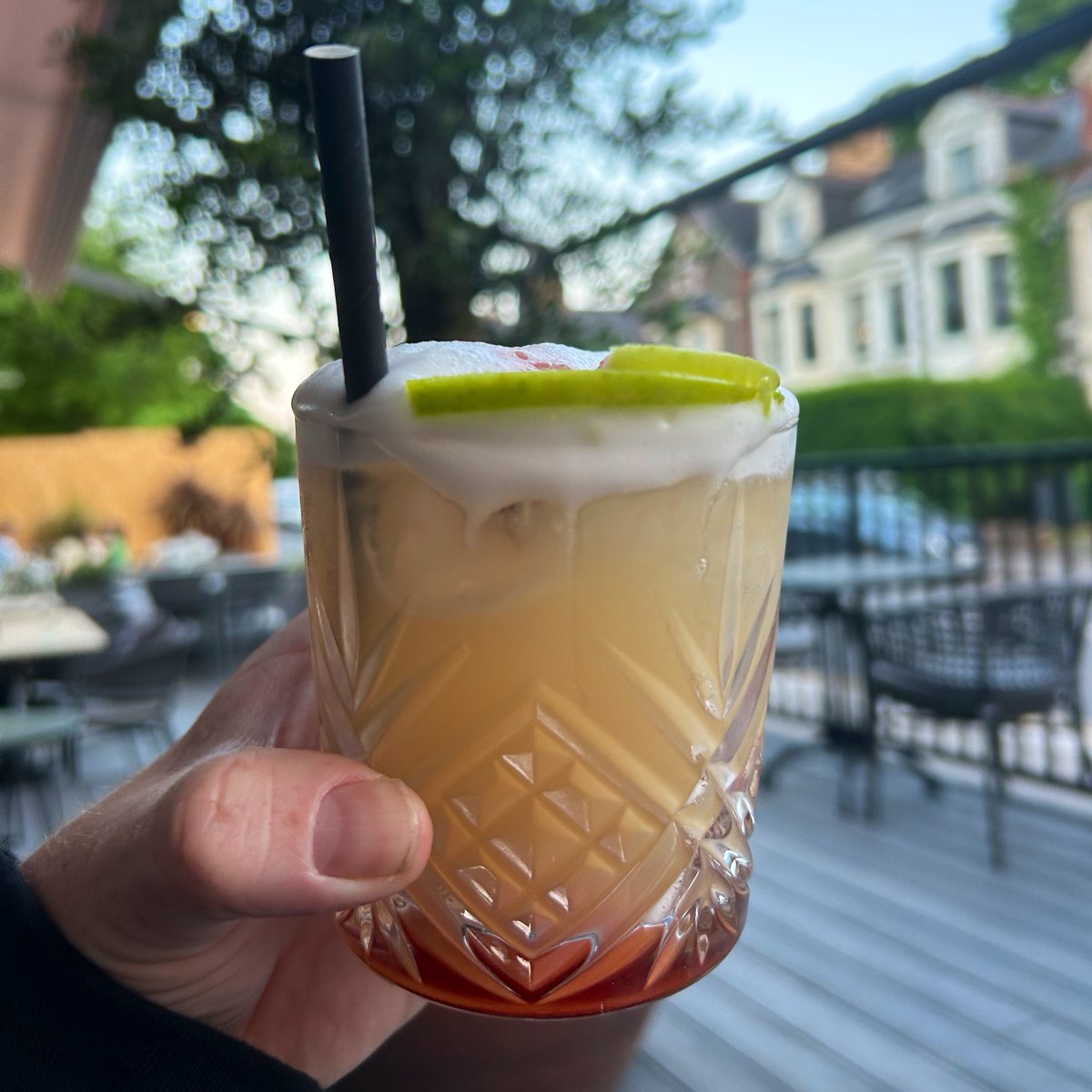 Made the most of the beautiful evening last night &amp; experienced the glorious mocktail menu <a href="/HeaneysCardiff/">HEANEYS</a> 🍹

Met a lovely couple visiting from USA, celebrating their 30th wedding anniversary. They chose Wales because of the husband’s family roots in Tenby from the 1800s ❤️