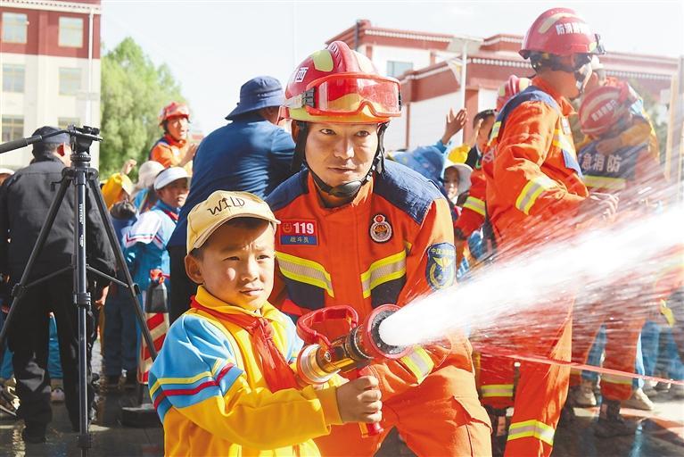 TibetNews11's tweet image. #sensibilizzazione alle #pratiche anti #incendio nelle #scuole