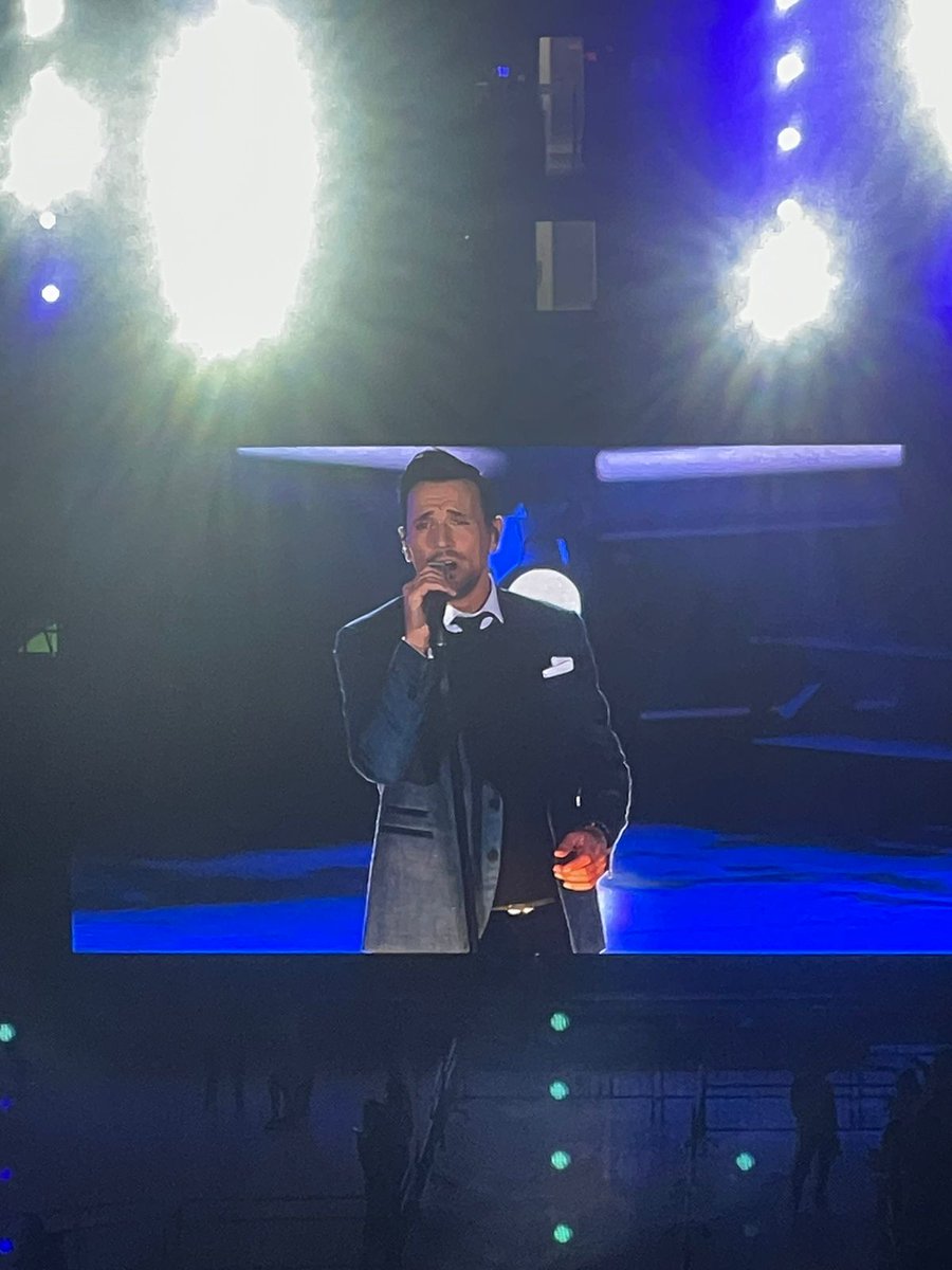 ShaShega's tweet photo. Nje mbremje per te mos u harruar, nen tingujt e bukur te muzikes Greke 🇬🇷.

#shegatrans #International  #transport  #nikosvertis #arenaairalbania #live  #concert  #firsttime  #tirana #albania https://t.co/aUiPFUWWFV