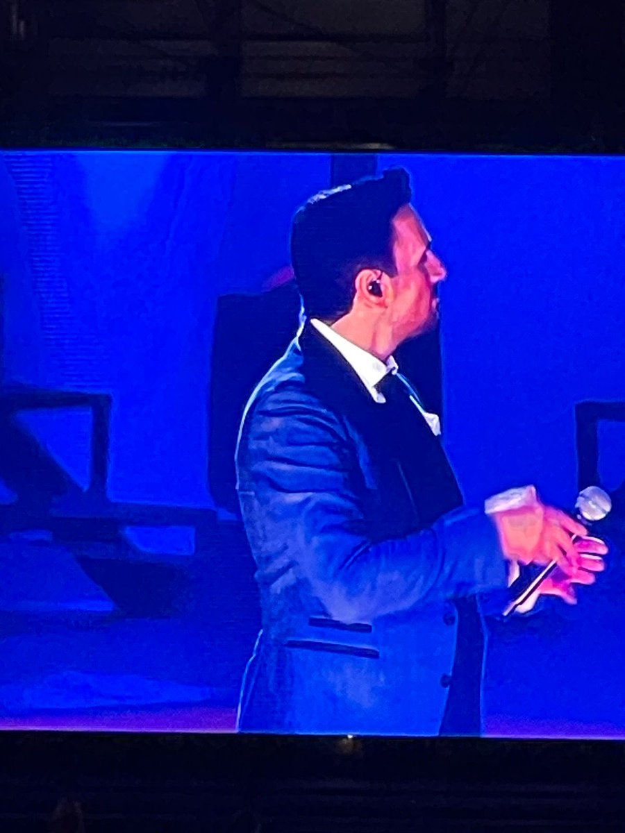 ShaShega's tweet photo. Nje mbremje per te mos u harruar, nen tingujt e bukur te muzikes Greke 🇬🇷.

#shegatrans #International  #transport  #nikosvertis #arenaairalbania #live  #concert  #firsttime  #tirana #albania https://t.co/aUiPFUWWFV