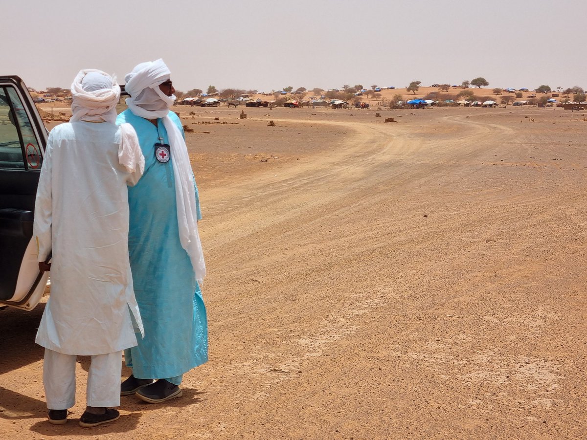 AGrandICRC's tweet photo. #Ménaka subit depuis plus d’un an les conséquences humanitaires d’une situation conflictuelle très volatile dans toute la région. Des dizaines de milliers de déplacés arrivés en ville, des services sociaux de base surchargés et un niveau d'insécurité alimentaire très préoccupant. https://t.co/4m8V6ro0qh