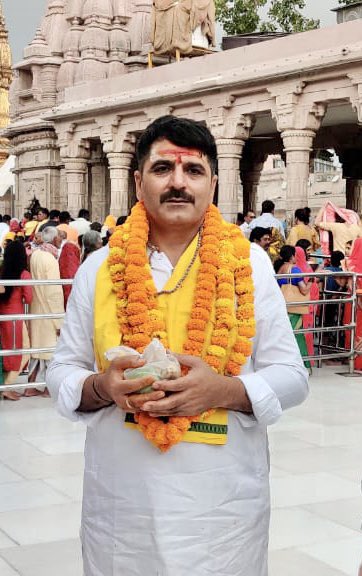 ChaudhryShankar's tweet photo. Kashi Vishwanath, a place full of eternal bliss. Sought blessings of Lord Shiva.

Har Har Mahadev! https://t.co/lnKWd5W8RC