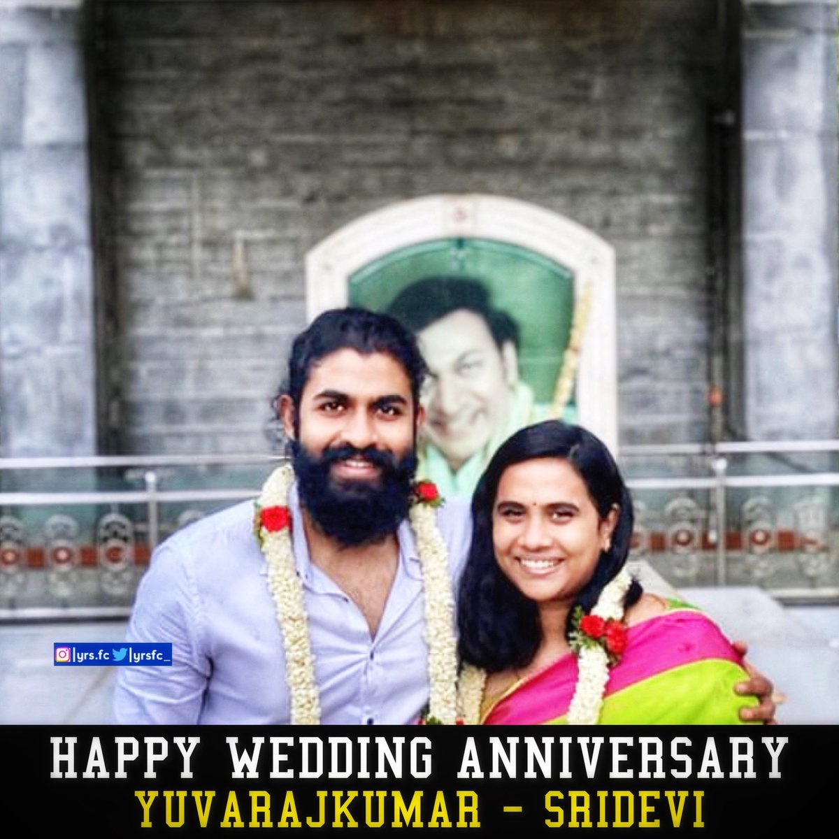 YrkSeneFC's tweet photo. Happy Wedding Anniversary 
Yuvarajkumar Boss - Sridevi Akka 🤝💐

@yuva_rajkumar @sridevibyrappa 

#drrajkumar #raghavendrarajkumar #drshivarajlumar #drpuneethrajkumar #kingappu #appulivesoon #yrsfc https://t.co/qZoTJlpWt7