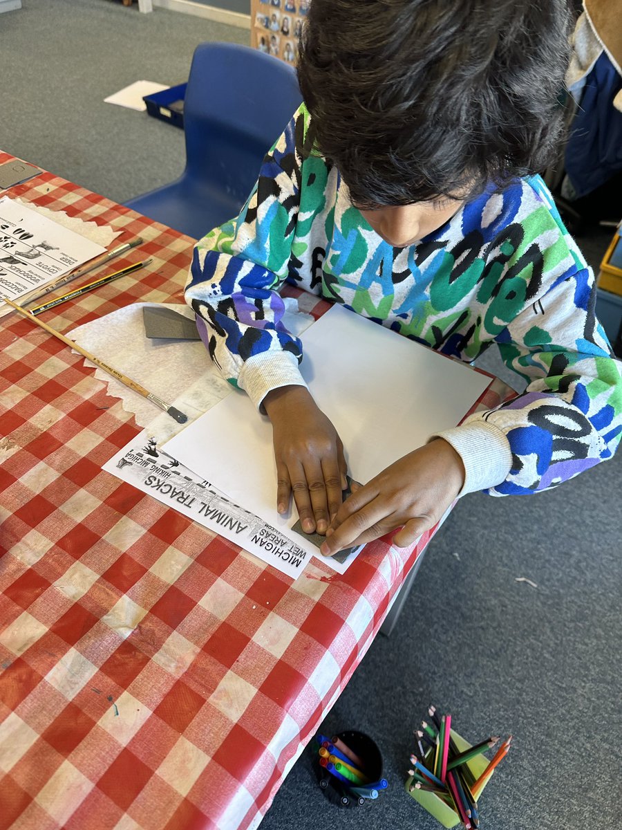 Yesterday we were looking at animal tracks in Topic and what they look like. We replicated the ones we liked using foam printing techniques 🎨 🐅 🦆 🦌 <a href="/NiddrieMillPS/">Niddrie Mill</a>