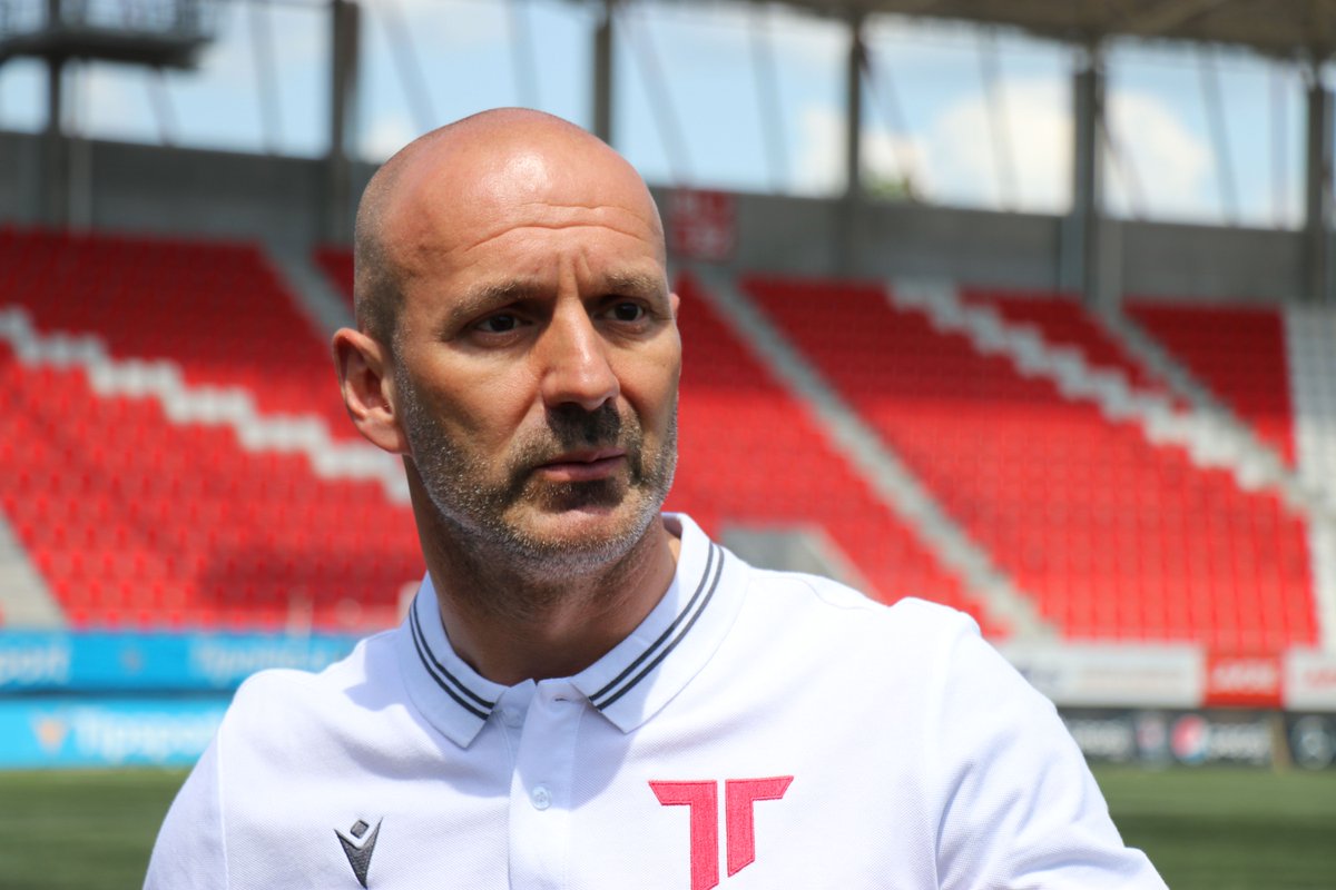 ✍️ | NEW COACH

Ilija Stolica became the new coach of AS Trenčín!  

The forty-four-year-old Serbian football manager signed a two-year contract with our club. Dobrodošli treneru!

#astrencin #NewCoach #WelcomeIlija