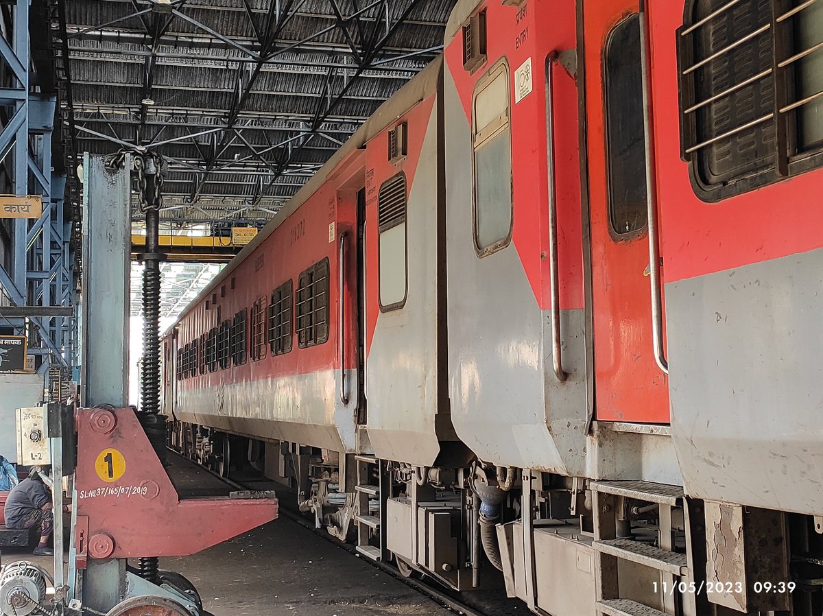 VishalG0225's tweet photo. @RailMinIndia ko 7/8 hazar me, 30 hazar wale permanent employees jitna kaam karne wale #Apprentices chahiye wah  ye hai @narendramodi ji ka rojgaar #wewantgmpower #GmPower_4CCAA 
#रेलअप्रेंटिस_को_सीधी_भर्ती_दो Hume depot giudline ke according direct joining do. @AshwiniVaishnaw https://t.co/oYcYuaK22M