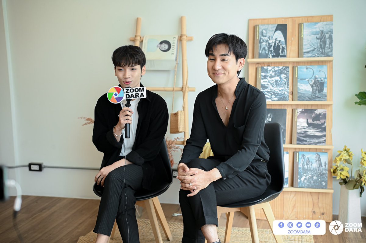 zoomdara_online's tweet photo. ภาพเบื้องหลังน่ารัก ๆ ของหนุ่มเทม จิรวุธ และ กร พงศกรณ์ กับการสัมภาษณ์พิเศษ 2 หนุ่มนักแสดงจาก #ดาวพฤกษ์theseries - #universeoflove
📍 YouTube channel : Zoomdara Today
⏰ 18.00 น.
#weereview #ไออุ่นของเทม
#เจ้าเหมียวของเเก้ว #เจ้าบทเจ้ากร
#zoomdara https://t.co/RgrrNjiysJ