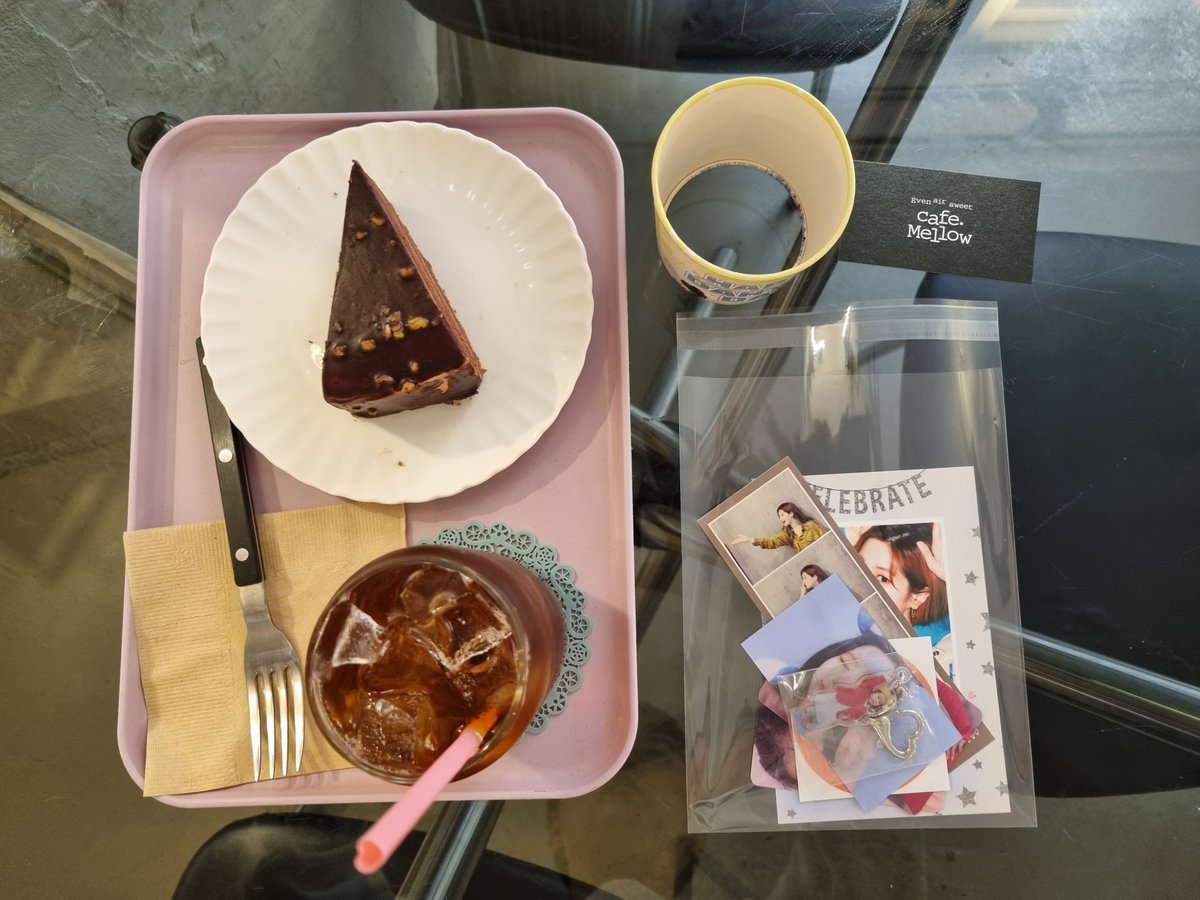 230526 멜로우 카페 다현생일 이벤트
뜨거운 커피처럼 다현이를 위한 팬심도 뜨겁습니다~!

#사랑스러운_다현이_생일축하해
#愛らしいダヒョンおめでとう2023
#HAPPYDAHYUNDAY
<a href="/AD_TWICE1020/">Dahyun's anniversary</a>
