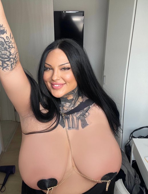 Who wanna big milkers? #bbw #bbwchubby #bbwhotwife #bigboobs #bigbreast #bigmilkers #bimbo #Curvy_Girl<a href="/tag/bbw"class="tags">#bbw</a><a href="/tag/bbwchubby"class="tags">#bbwchubby</a><a href="/tag/bbwhotwife"class="tags">#bbwhotwife</a><a href="/tag/topless"class="tags"><span>#topless</span></a><a href="/tag/bigboobs"class="tags"><span>#bigboobs</span></a><a href="/tag/bustygirl"class="tags"><span>#bustygirl</span></a><a href="/tag/breasts"class="tags"><span>#breasts</span></a><a href="/tag/hugeboobs"class="tags"><span>#hugeboobs</span></a>
