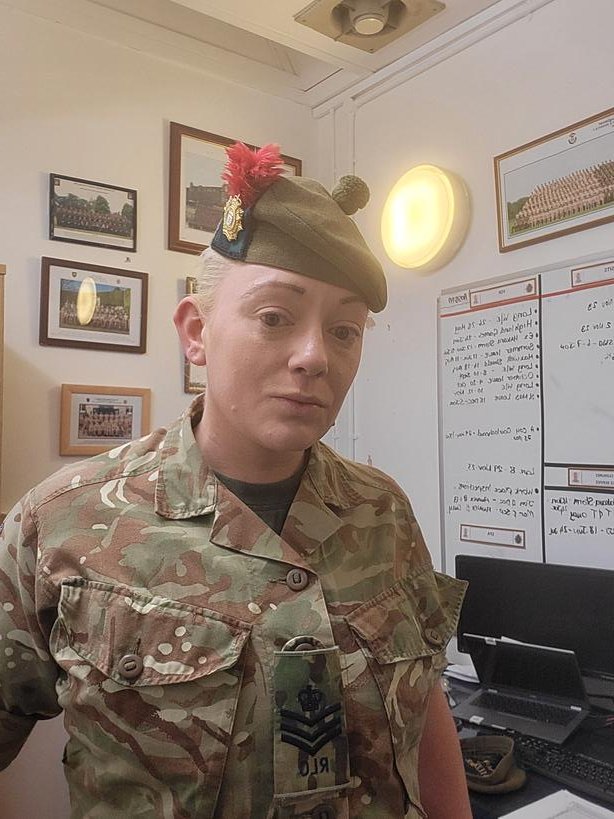 Ronamairead's tweet photo. These photos were taken 12 years apart.
Same Tam O'shanter, Same Unit.
The first photo was on OPs in 2011 as a Pte, the second today in 2023 as a SSgt.
We get older, we become stronger, more resilient, but some things remain the same.
#3SCOTS #BritishArmyChef #wesustain https://t.co/iXFTZp6t3l