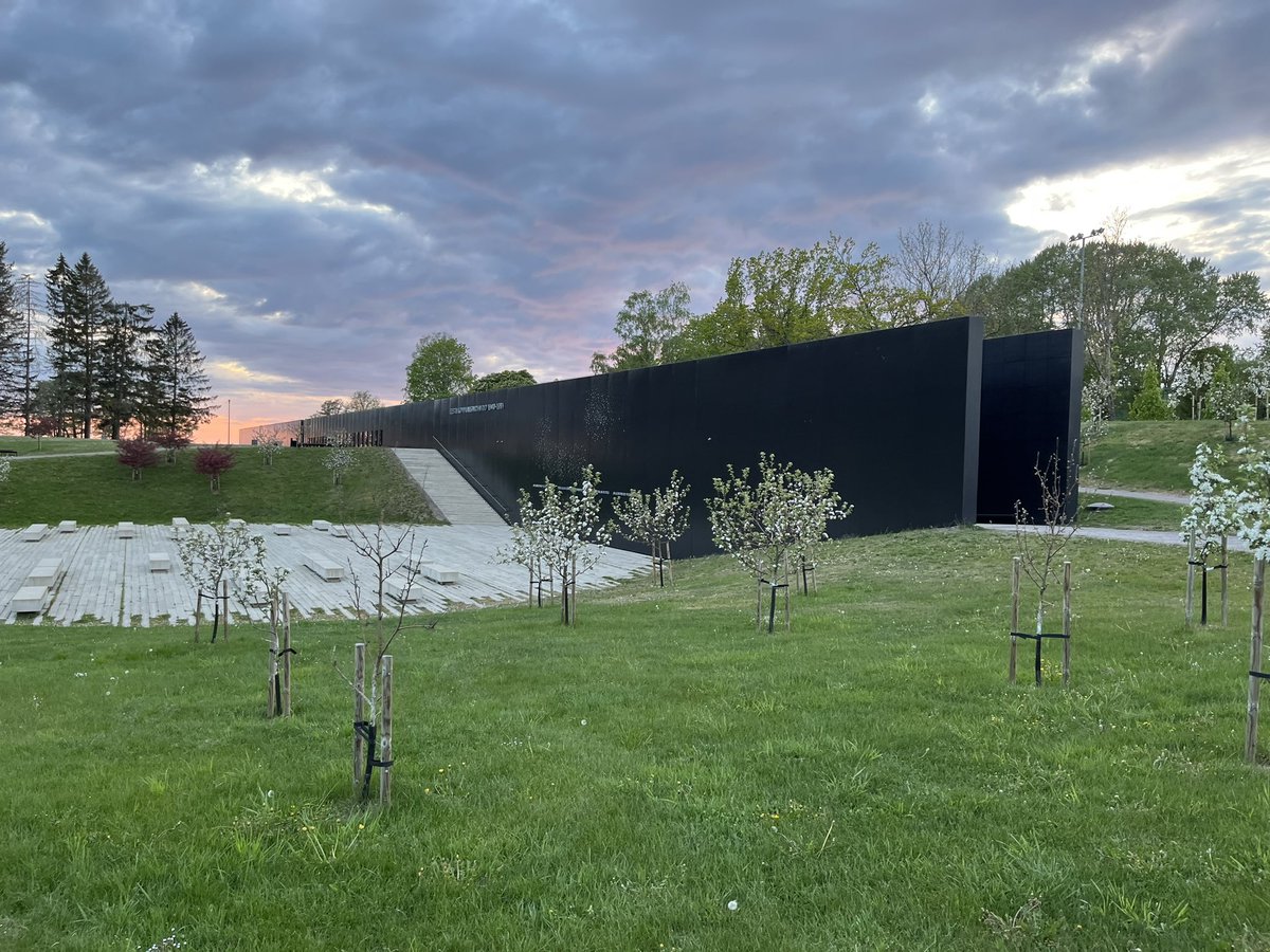 hingolfsson's tweet image. Visiting the Memorial to Victims of Communism in Tallinn is a powerful reminder that the values of freedom and democracy must be defended. The beautiful city of Tallinn and the people of Estonia are truly an inspiration!