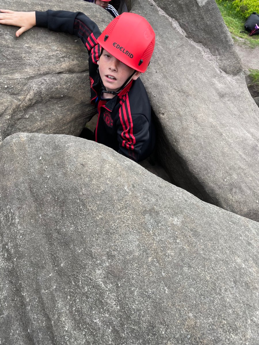SirEdHillaryPri's tweet photo. Weasling on Higger Tor. https://t.co/Ihfp3vZVdn