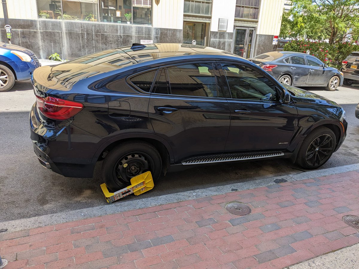 Another day in Wilmington Delaware - Boot City. Lol #delaware #wilmington #bootcity #thehardtalkwithjakimshow #therealjakim #silencewillnotsaveyou #overtaxed #predatory #wilmingtonde