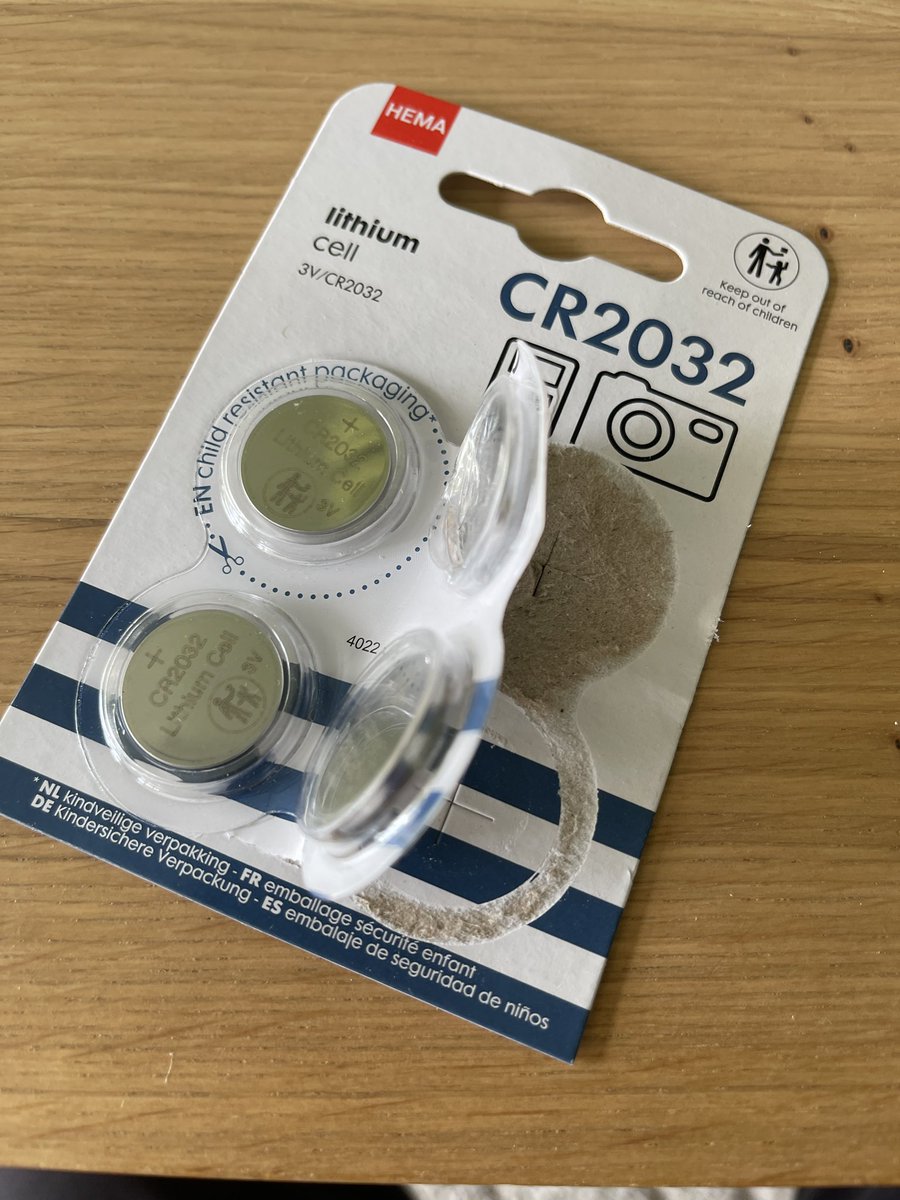Wtf <a href="/HEMA/">HEMA</a> 
Leuk hoor die “child resistant packaging” maar zonder breekijzer krijg je die dingen er echt niet uit. Hou ‘s op zeg.