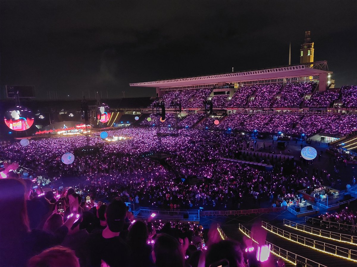 aerdnus's tweet photo. Increïble el concert de @coldplay d'ahir 🥹💗 https://t.co/YEO99ruFwK