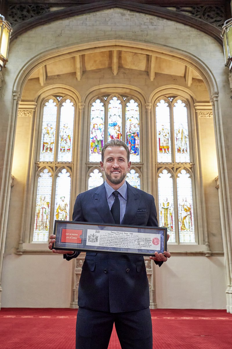 HKane's tweet photo. Very proud to have been awarded the Freedom of the City of London at a ceremony yesterday and it was special to have my family there with me too. I hope it can inspire others in all walks of life to be the best they can be. https://t.co/duyS7mfB7t