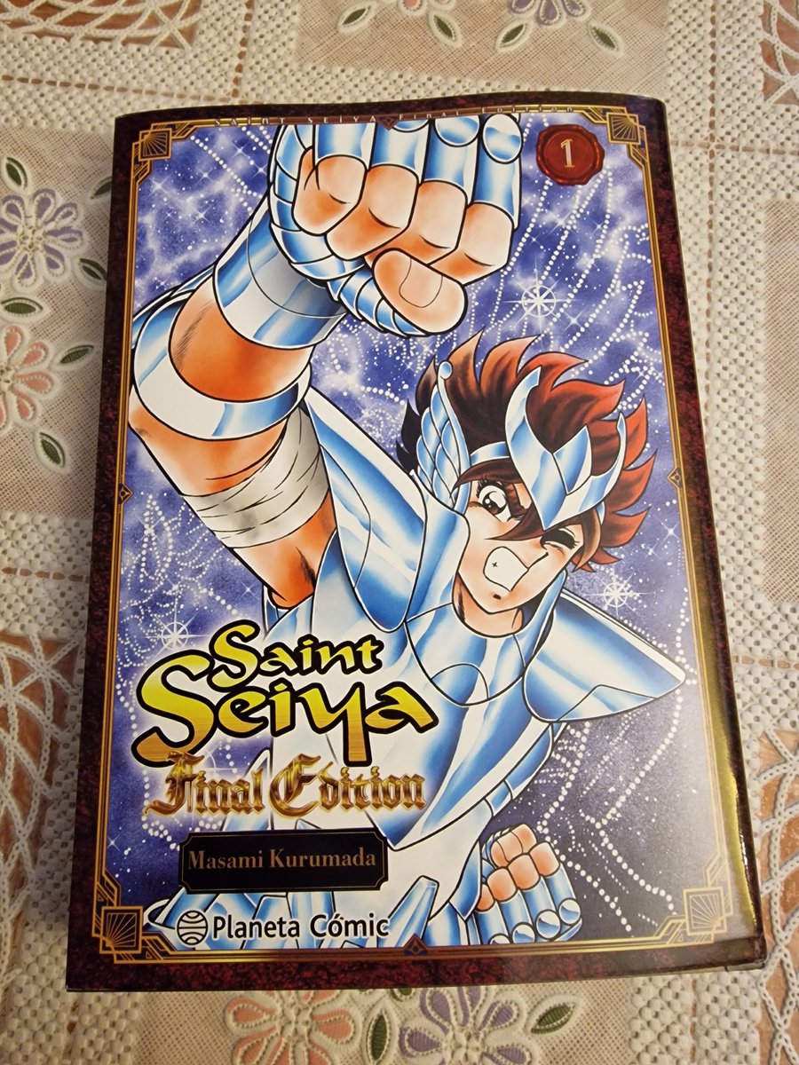 mcallus's tweet image. Ayer por la tarde recogí el primer volumen de la #FinalEdition de #SaintSeiya. 

Hace unos años de la última relectura (cuando la edición esa grande con paginas a color que sacó Planeta). Tocará una nueva... Lo mismo hasta hago una serie de artículos o de que me va pareciendo.